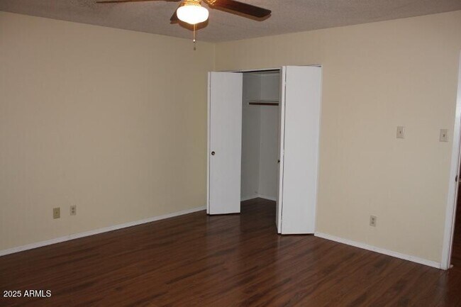 Building Photo - 2605 S Rita Ln
