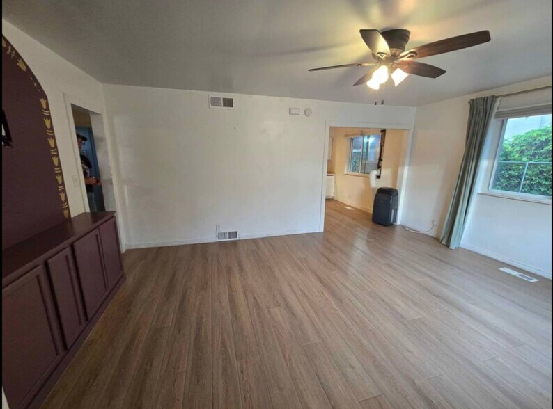 Building Photo - 271 S 700 W