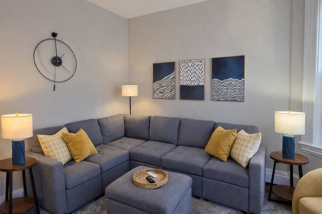 Building Photo - 34 Ditson St