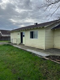 Building Photo - 5524 Alicia Ave