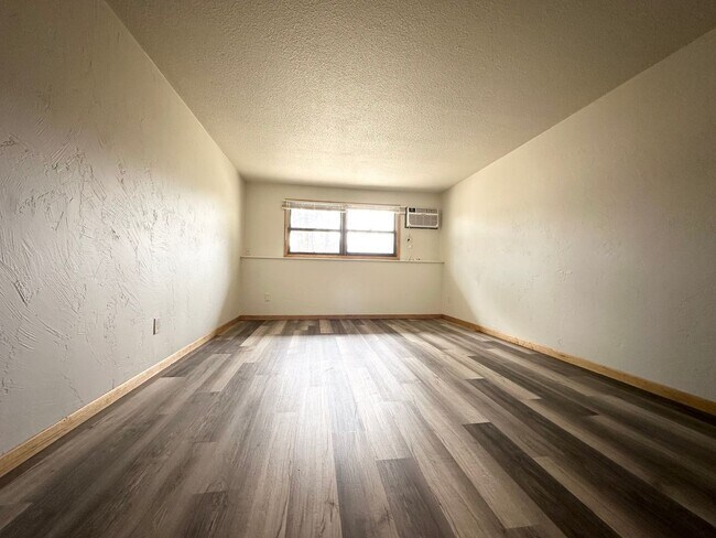 Building Photo - Regal Landing ||||