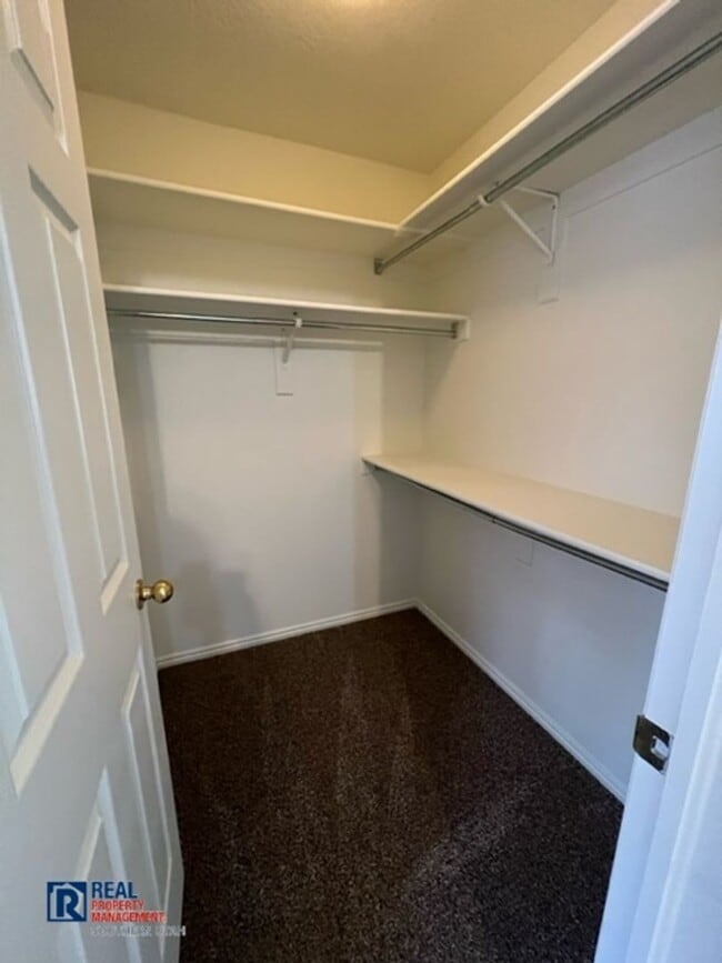 Building Photo - Great Condo on Evans Ridge