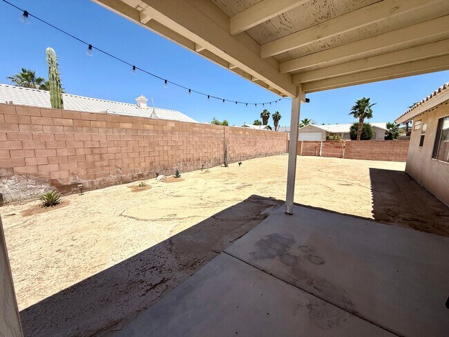 Building Photo - Charming 2 Bed, 2 Bath Home with Open Floo...