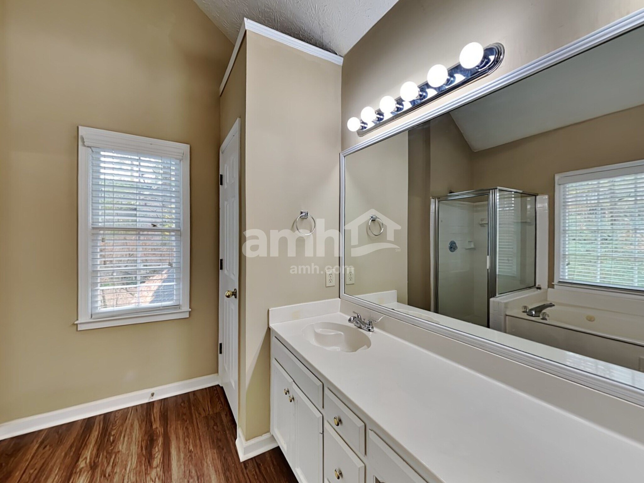 Building Photo - 2620 Loch Way