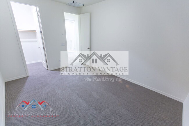 Building Photo - 1953 W Kinfield Trail