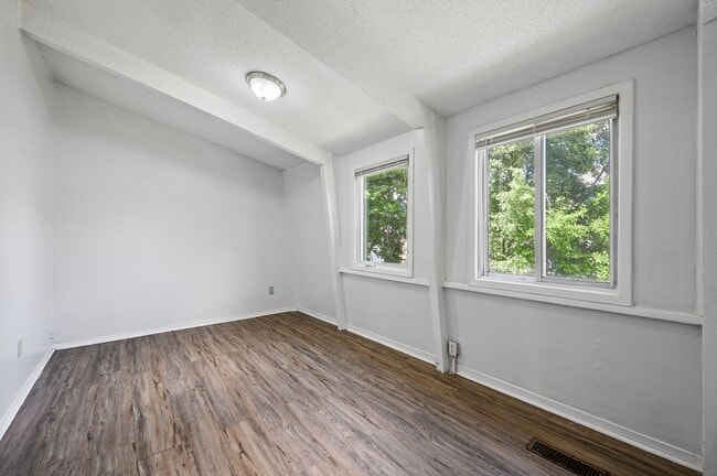 Building Photo - Single Family Home