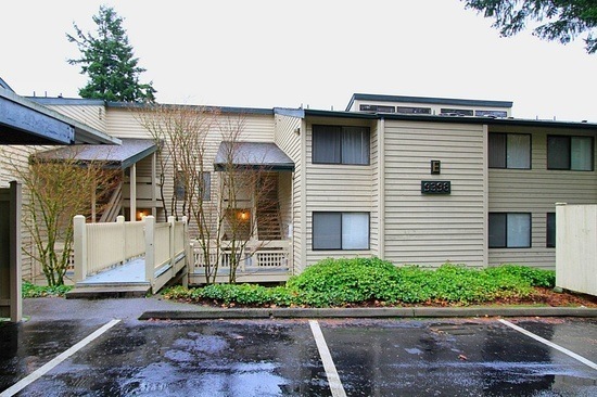 Primary Photo - Beautiful 2 Bed 2.5 Bath Townhome in Redmond