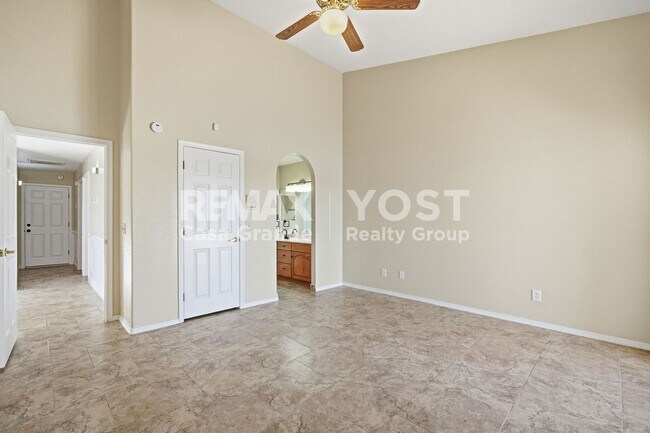 Building Photo - Life Is Better on the Lake! 1/2 off 1st Months rent!