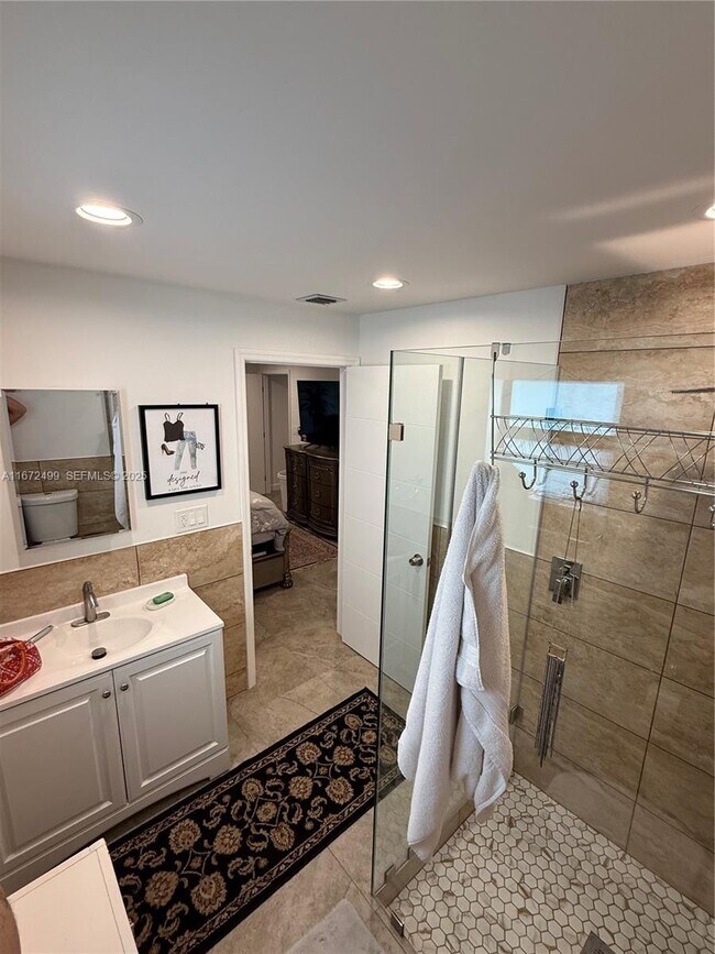 Building Photo - 413 SW 10th St