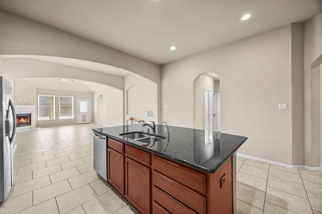 Building Photo - 5615 Glenfield Spring Ln