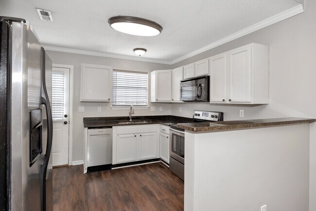 Building Photo - 103 N W Sugar Bluff Ln