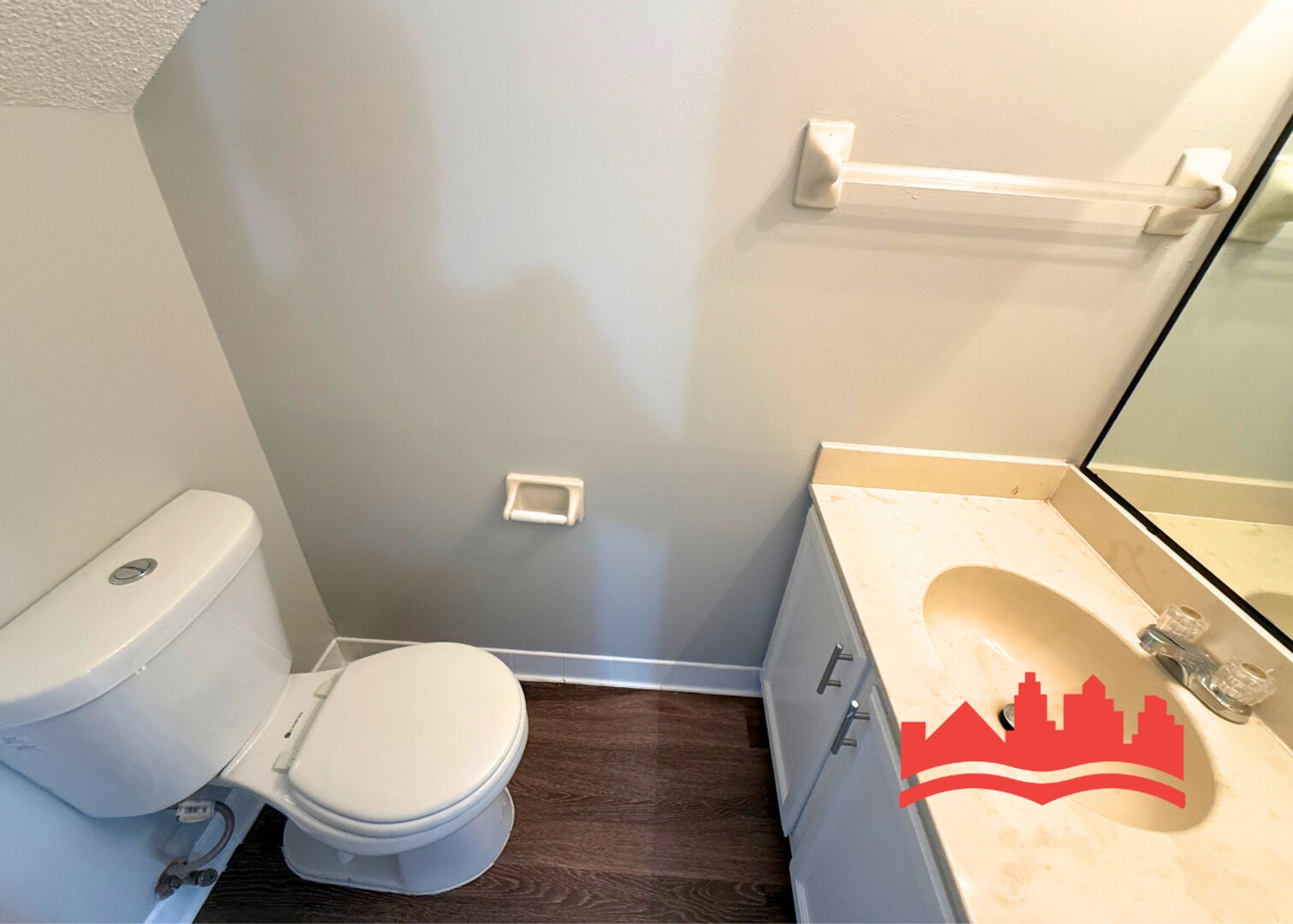 Building Photo - Charming and Updated 2-Bedroom Home for Rent!