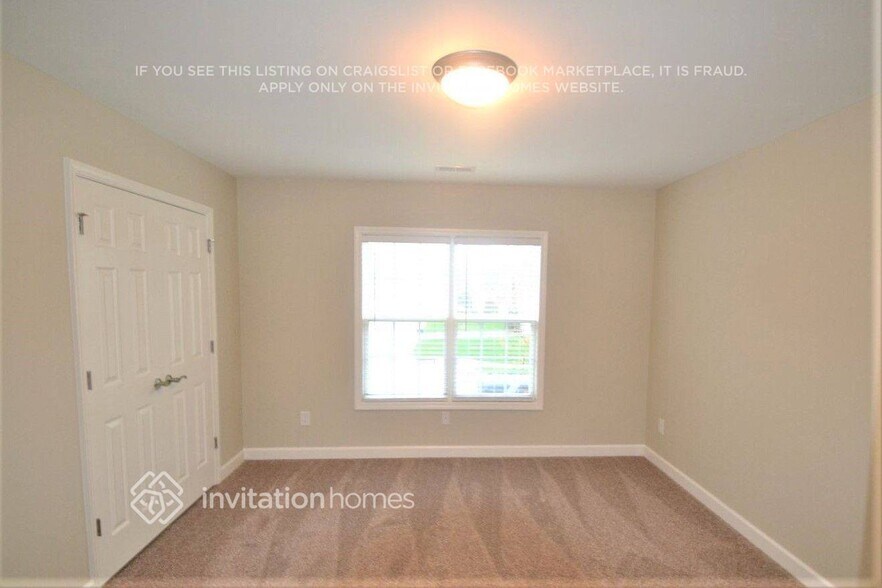 Building Photo - 3833 Song Sparrow Dr