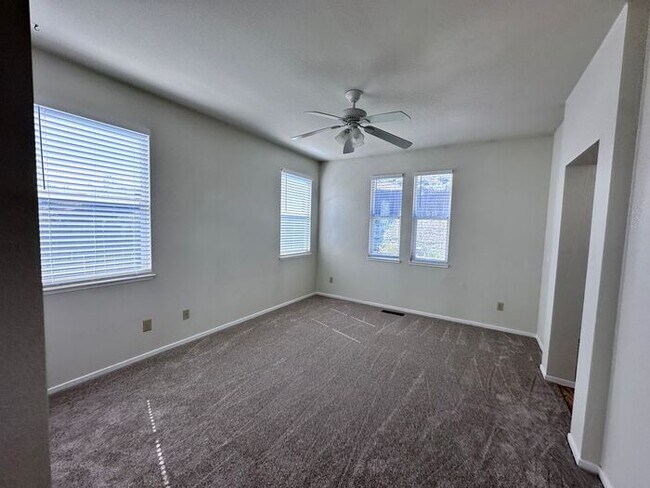Building Photo - 3055 Andrea St