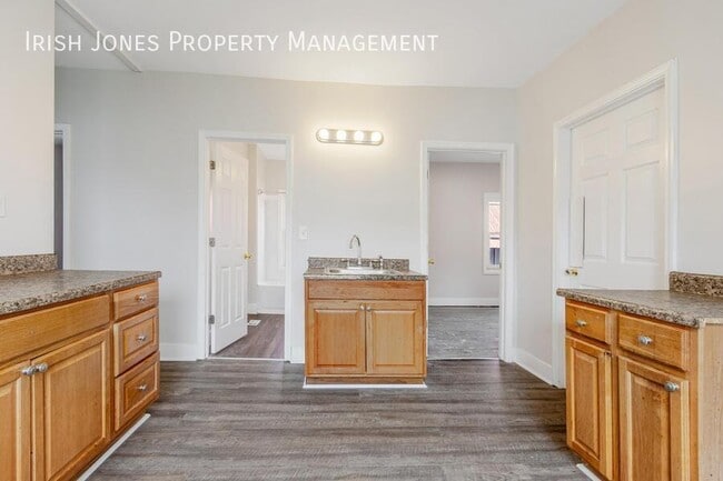 Building Photo - 308 Breckenridge St