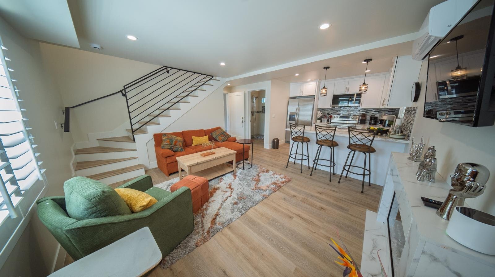 Building Photo - 1541 W 65th St