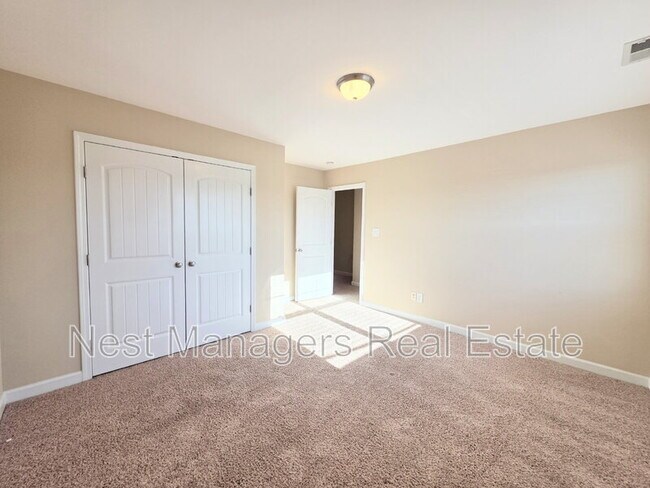 Building Photo - 389 Roanoke Dr