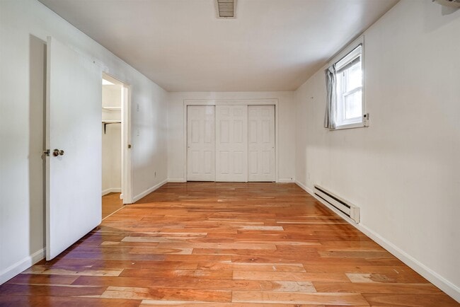 Building Photo - 354 1st St