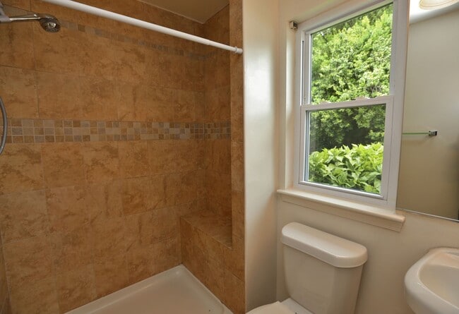 Building Photo - Ranch Home - Backs to Community Pool & Playgrounds - Pet-Friendly - Available 06-23-26!