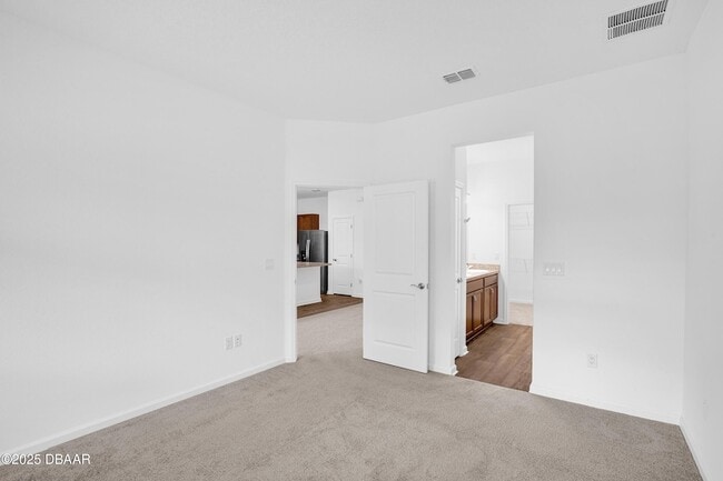Building Photo - 513 High Tide Ln