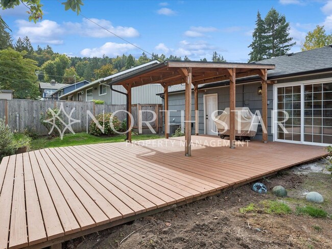 Building Photo - Charming Updated One-Level Home with Spaci...