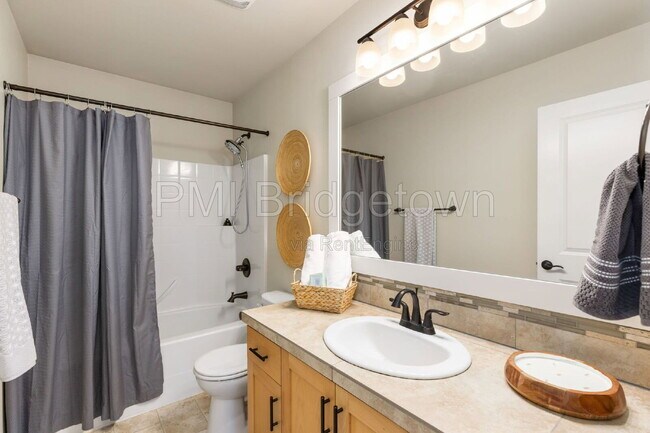 Building Photo - 14780 NW Hydrangea Ct