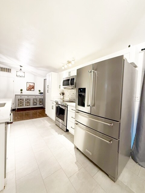 Building Photo - 318 E 28th St