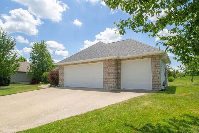 Building Photo - 5702 Thornbrook Pkwy