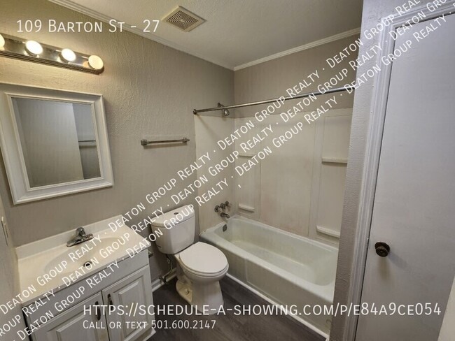 Building Photo - 109 Barton St