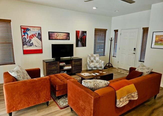 Building Photo - 3001 E Butler Ave