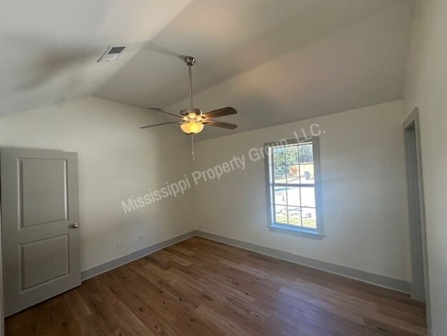 Building Photo - 3BR/3BA For Rent