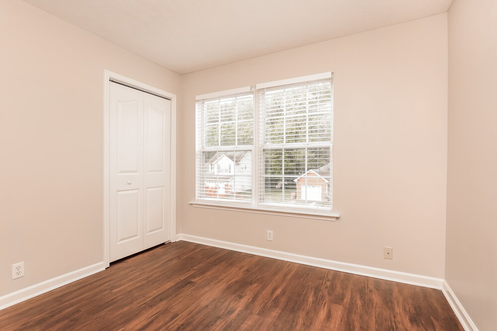 Building Photo - 852 Dover Glen Dr