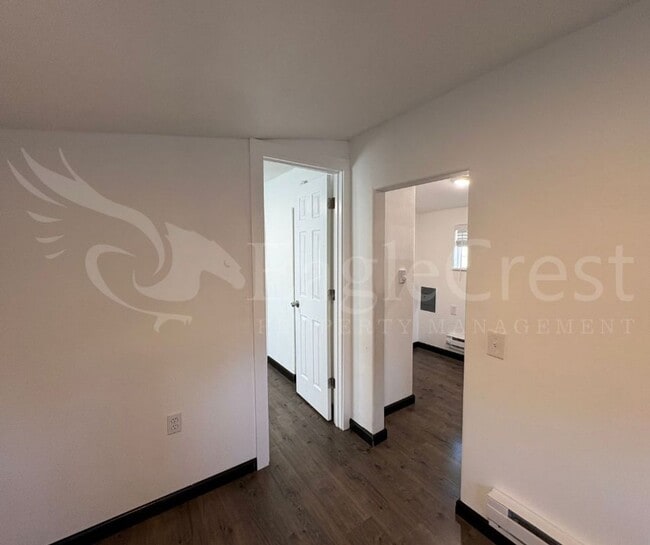 Building Photo - One Bedroom Cottage