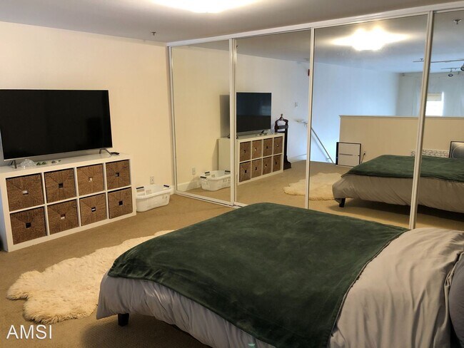 Building Photo - 2 br, 2 bath House - 75 Sheridan #101