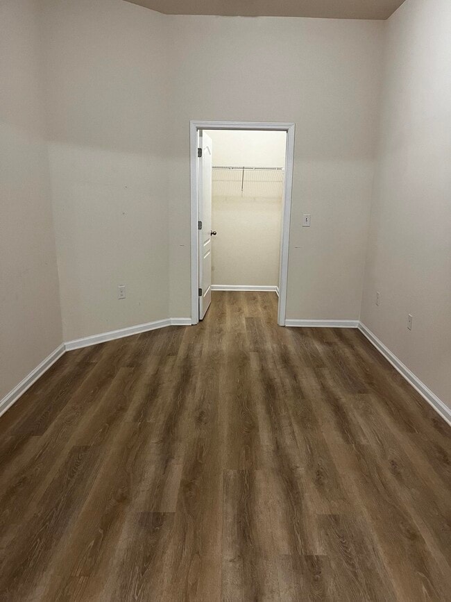 Building Photo - 2109 Golden Lake Loop