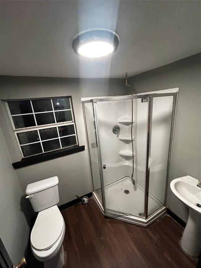 Building Photo - 8915 Irvington Blvd