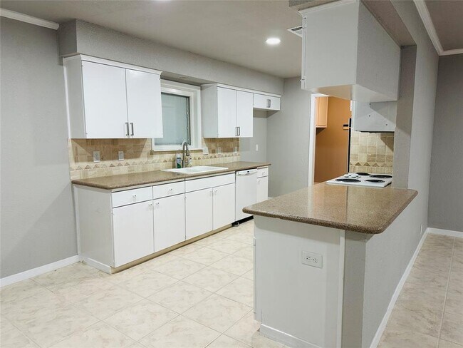 Building Photo - 5926 Par 4 Dr
