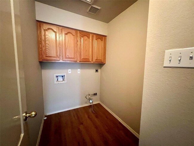 Building Photo - 8917 Whiteworth Loop