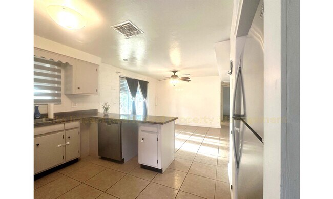 Building Photo - 6768 E Lurlene Dr