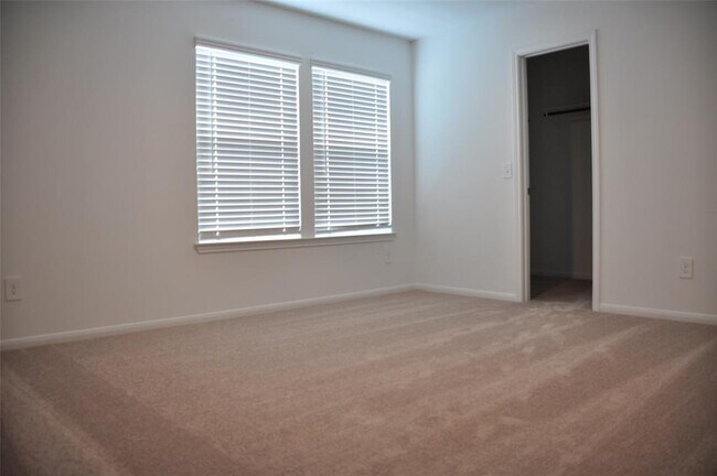 Building Photo - 10614 Cashew Run Ln