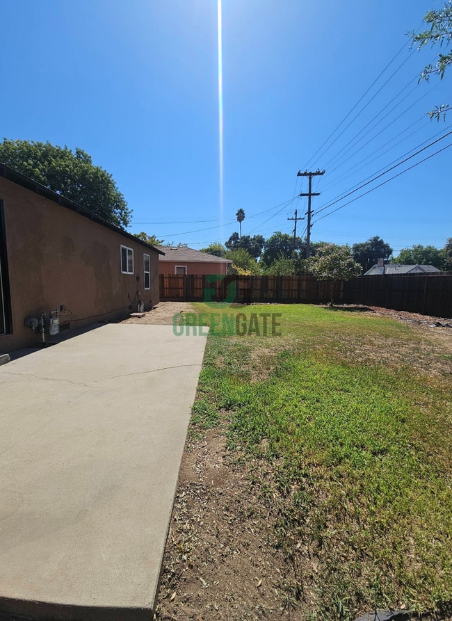 Building Photo - Rent Reduced! 3 Bedroom, 1 Bathroom Home W...