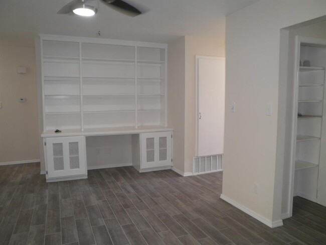 Building Photo - 1417 Oakcrest Ave