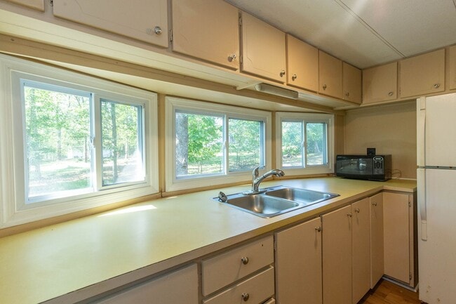 Building Photo - 2 Bed, 1 Bath, Manufactured Home in Harper...
