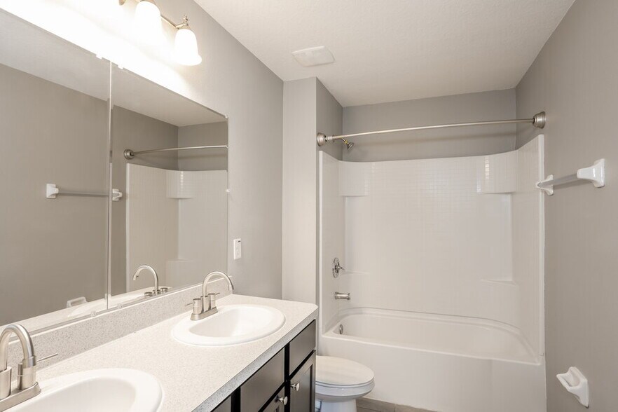 Building Photo - 1809 Greenwood Valley Dr