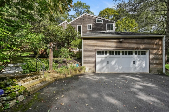 Building Photo - 15 Bartram Dr