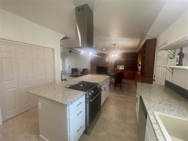 Building Photo - 810 Lucas Dr