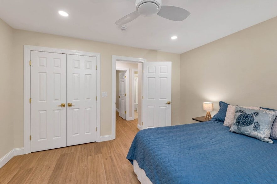 Building Photo - 50 Brookside, O3