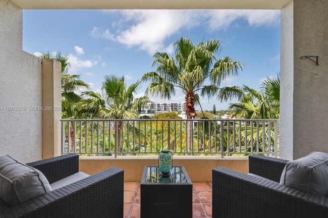 Building Photo - 701 Crandon Blvd