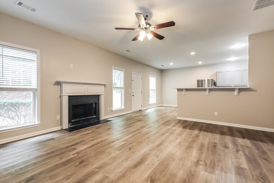 Building Photo - 4358 Savannah Dr