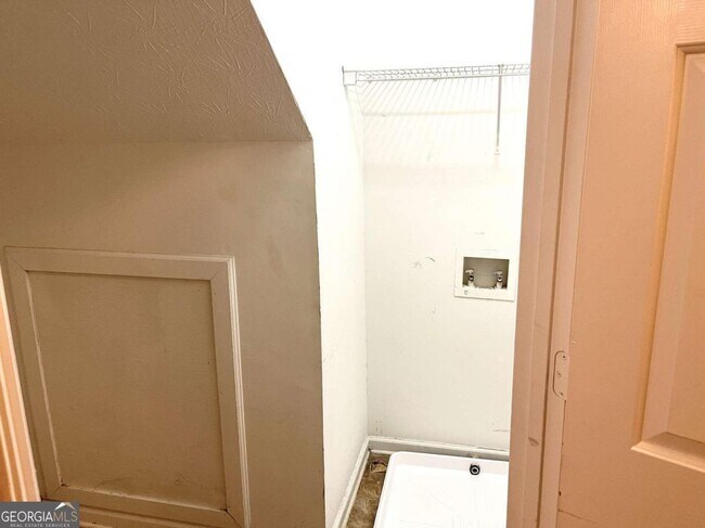 Building Photo - 448 Townsend Bend